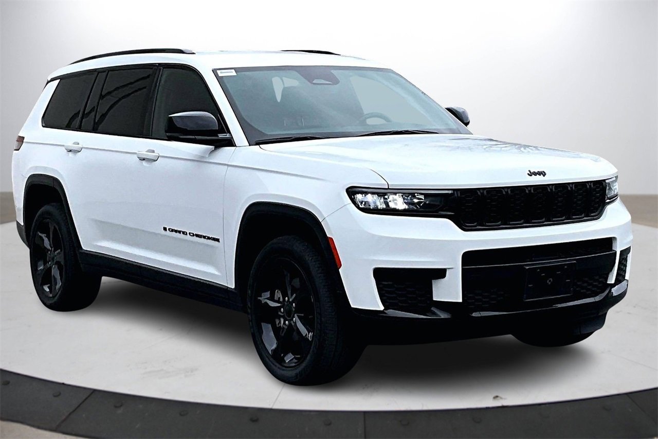 Used 2021 Jeep Grand Cherokee L Laredo image 2