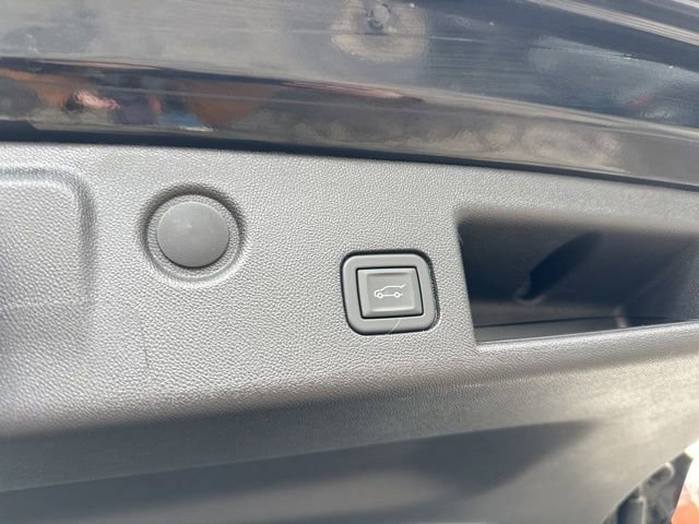 Used 2023 Chevrolet Equinox RS w/ LPO, Floor Liner Package image 29