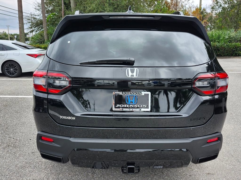 New 2026 Honda Pilot Sport image 6