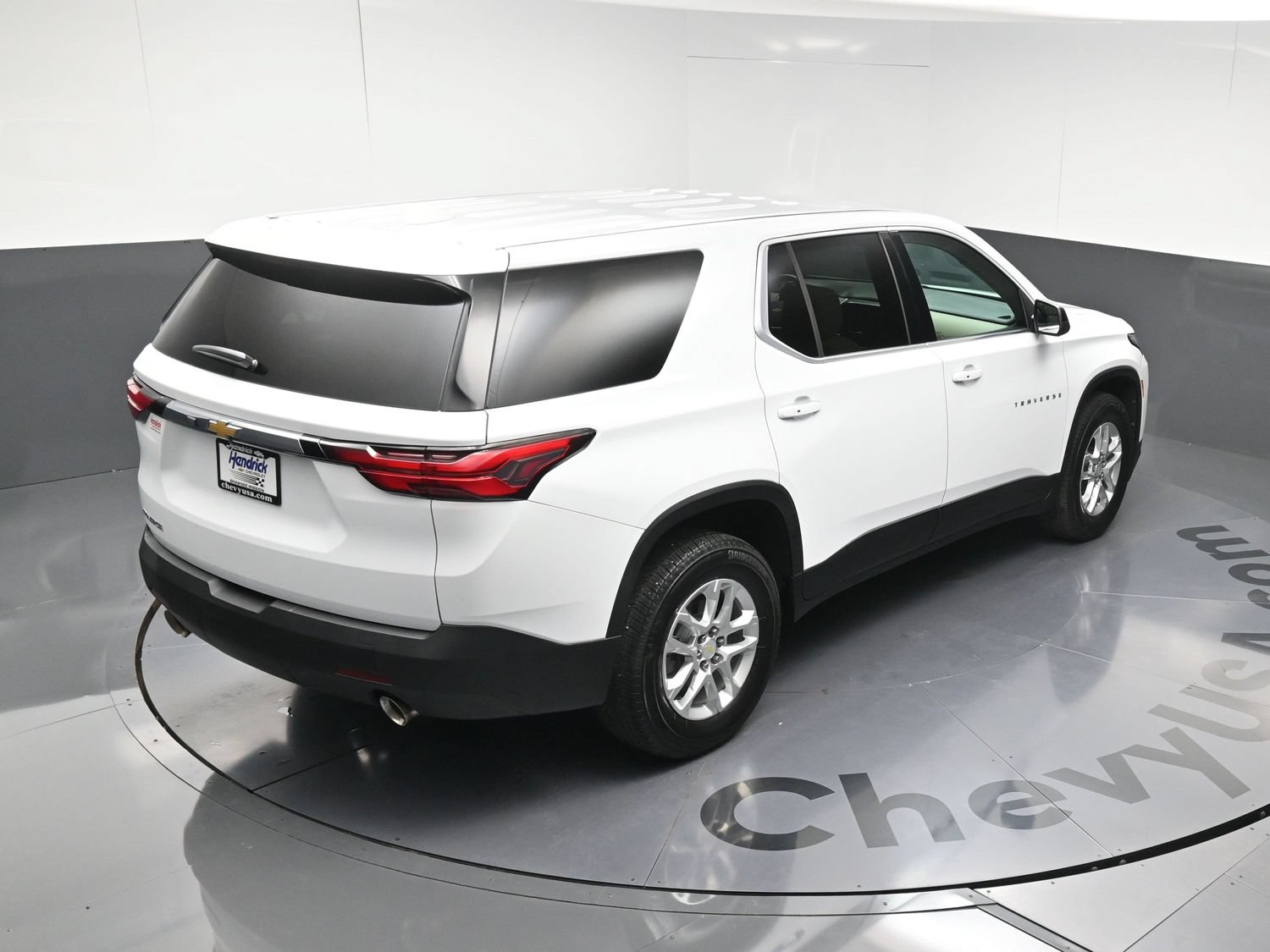 Used 2022 Chevrolet Traverse LS FWD image 34