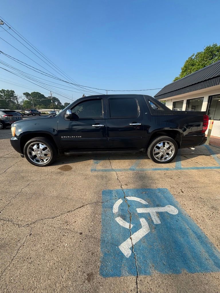 Used 2007 Chevrolet Avalanche LT w/ LT Preferred Equipment Group image 5