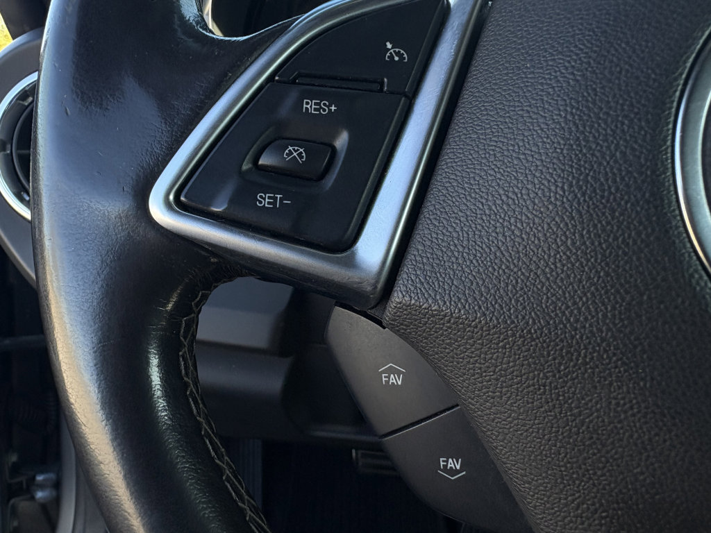 Used 2020 Chevrolet Camaro LT image 10