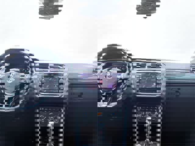 Used 2019 Volkswagen Tiguan SEL Premium image 30