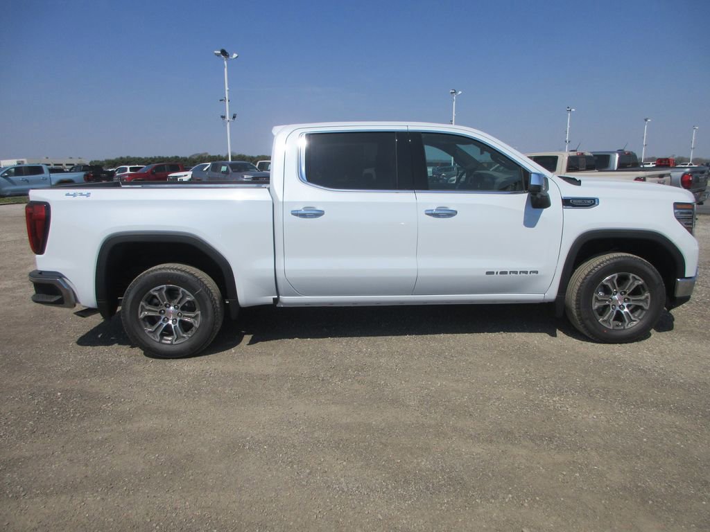 New 2026 GMC Sierra 1500 SLT image 3