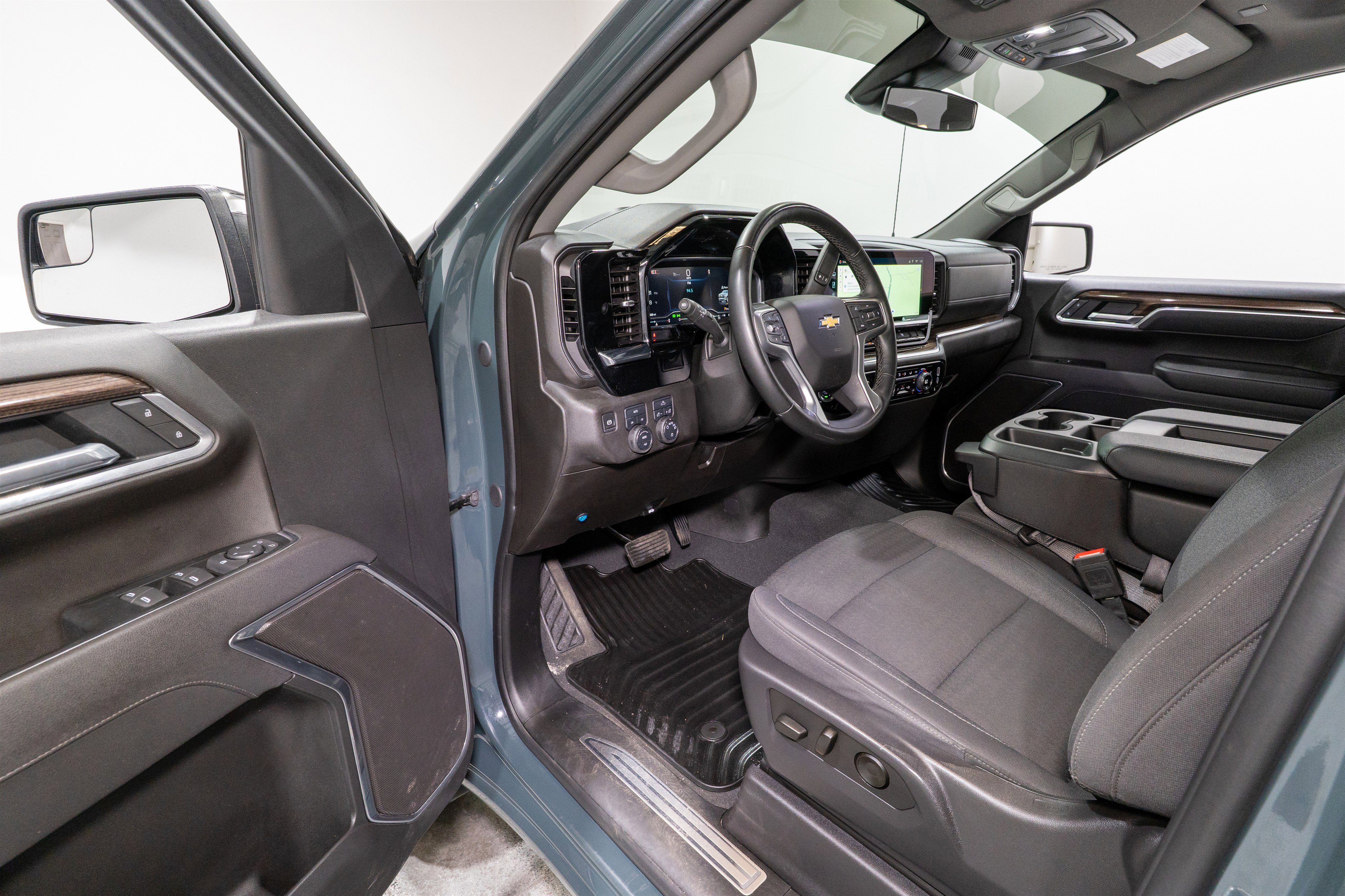 Used 2025 Chevrolet Silverado 1500 LT image 13