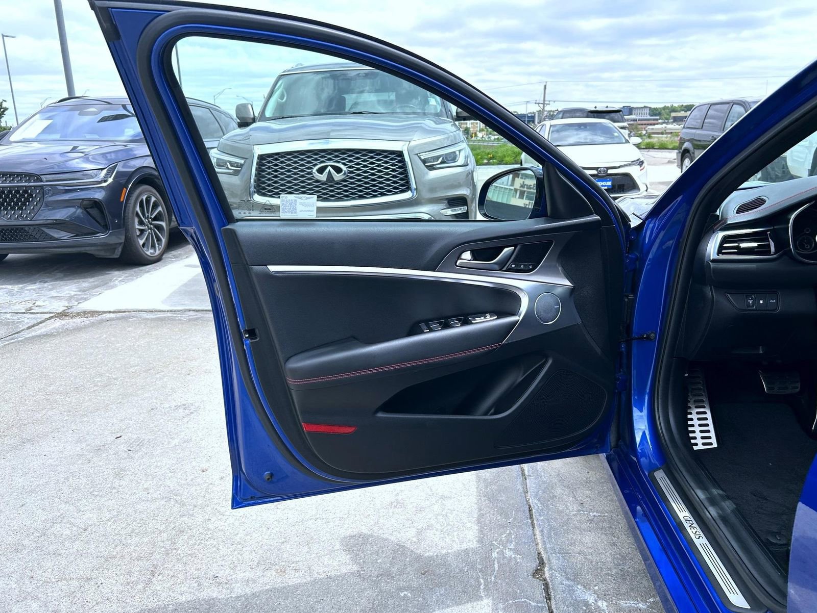 Certified 2025 Genesis G70 3.3T Advanced AWD/4WD image 9