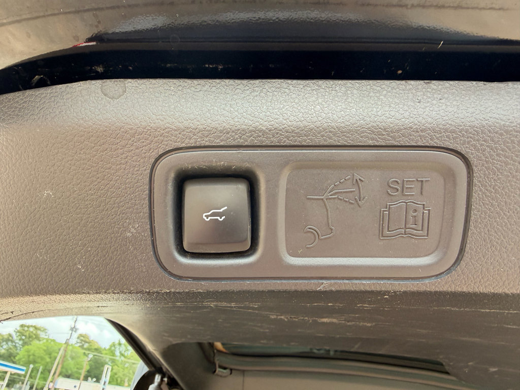 Used 2024 Ford Expedition XLT RWD image 10