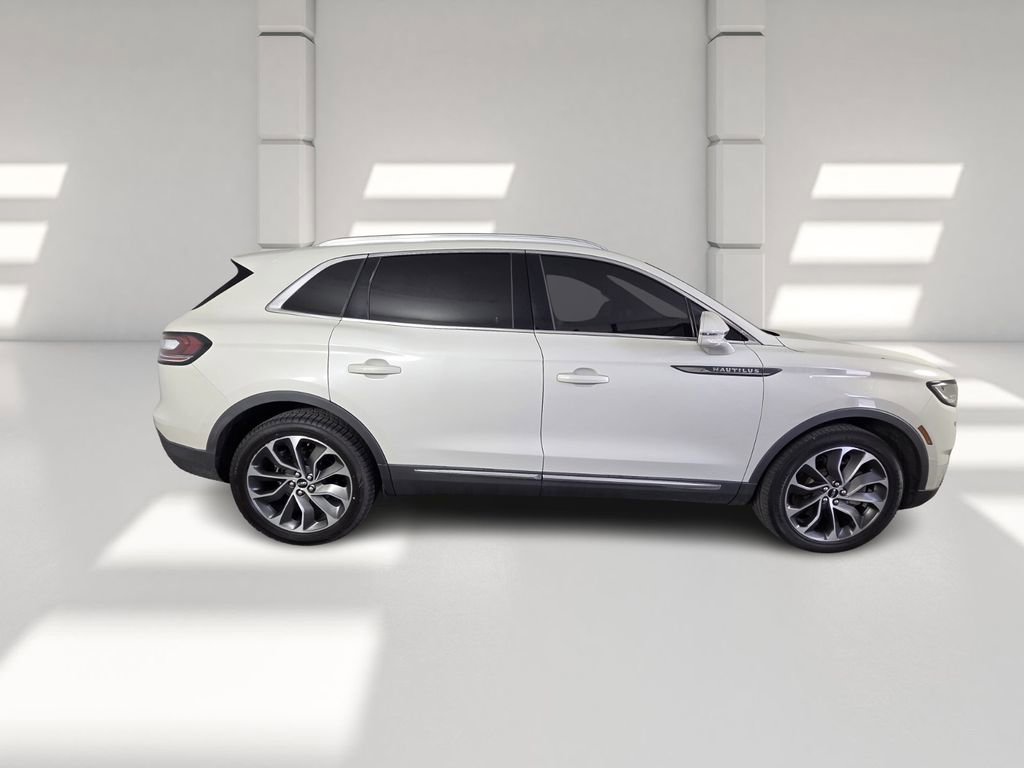 Used 2022 Lincoln Nautilus Reserve w/ Luxury Package image 5
