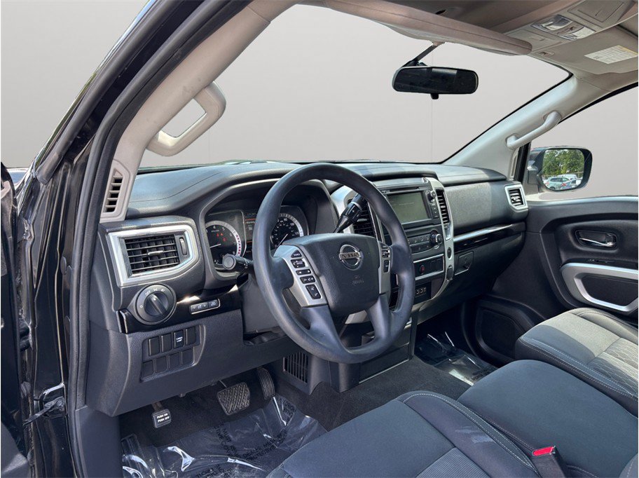Used 2019 Nissan Titan SV RWD image 6