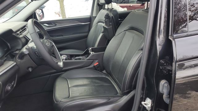 Certified 2023 Jeep Grand Cherokee L Limited w/ Luxury Tech Group II image 25