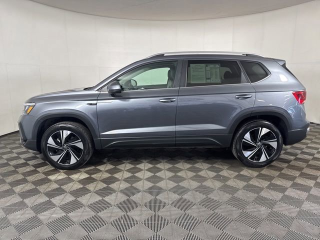 Certified 2024 Volkswagen Taos SE AWD/4WD image 7