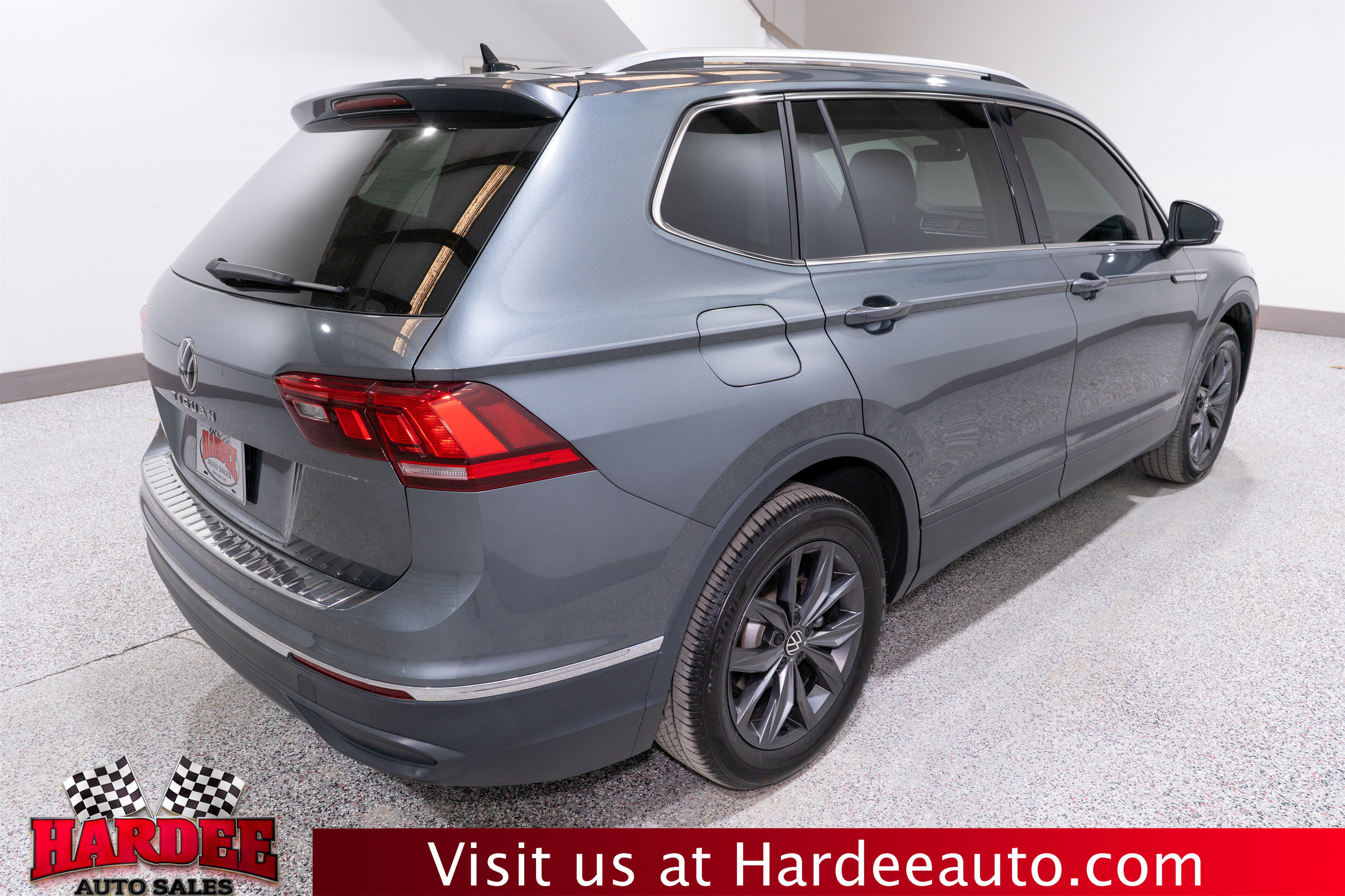 Used 2023 Volkswagen Tiguan SE image 5