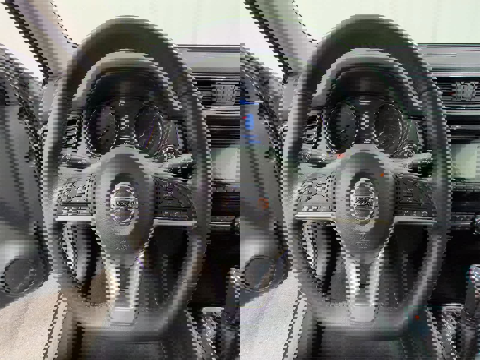 Used 2017 Nissan Rogue SV w/ Sun & Sound Touring Package image 24