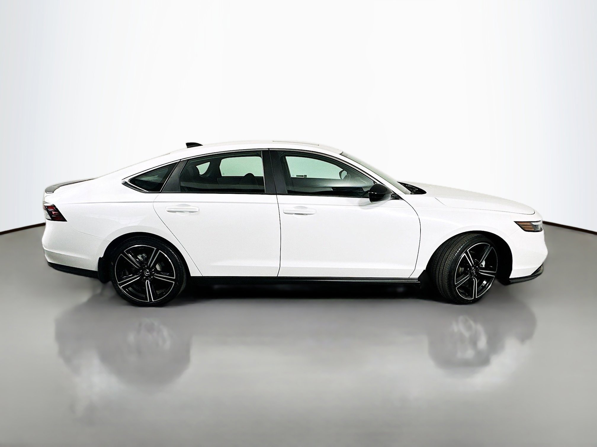 Used 2023 Honda Accord Sport image 8