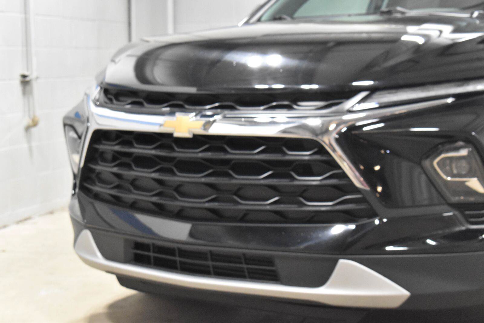 Used 2025 Chevrolet Blazer LT FWD image 28