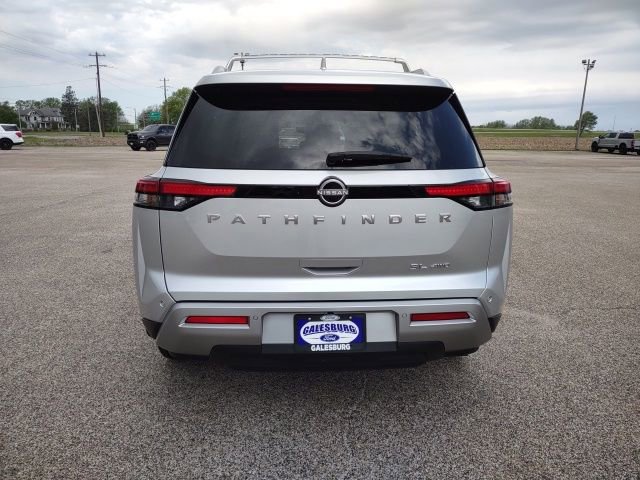Used 2025 Nissan Pathfinder SL AWD/4WD image 4