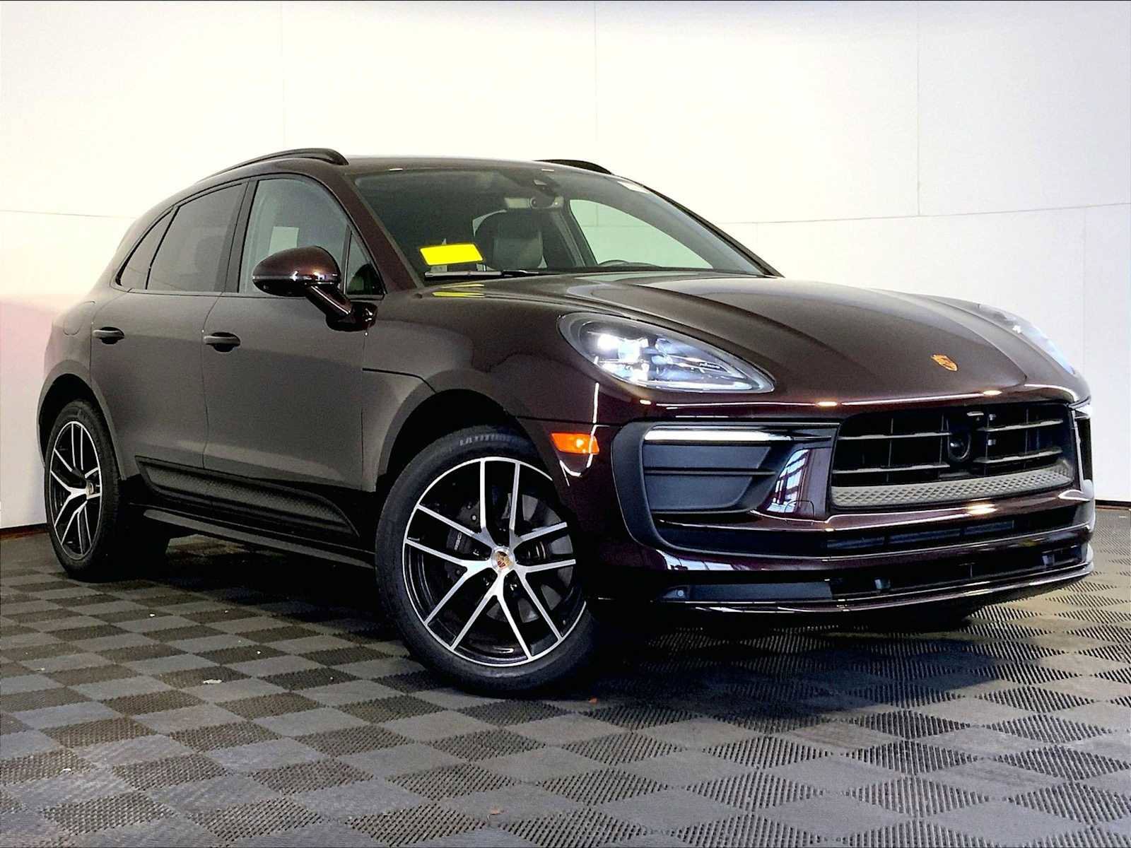 Certified 2023 Porsche Macan image 9