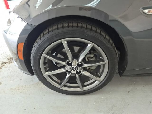 Used 2017 MAZDA MX-5 Miata RF Grand Touring RWD image 4