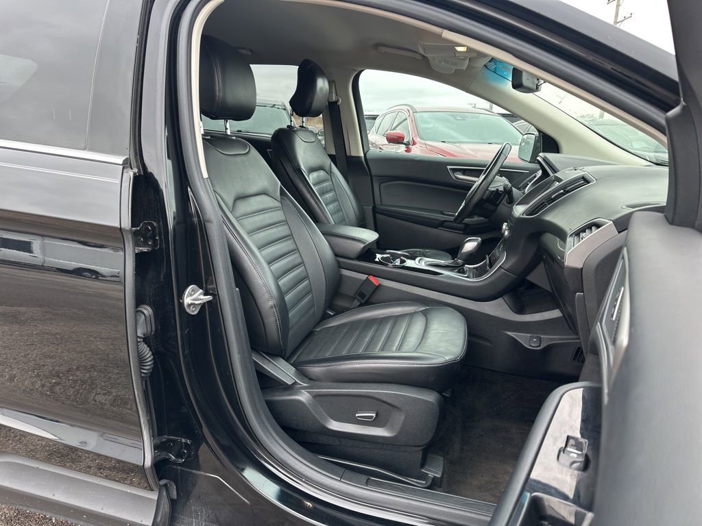 Used 2018 Ford Edge SEL w/ Equipment Group 201A image 23