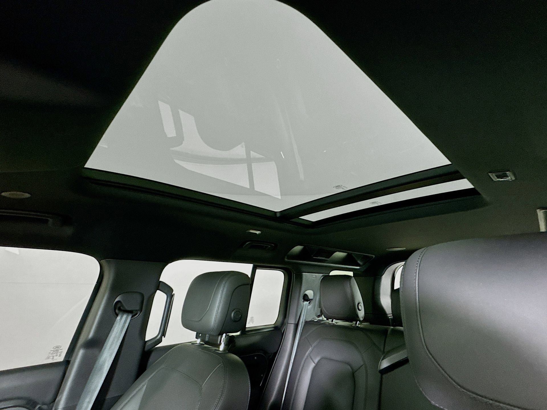 Used 2024 Land Rover Defender 110 Carpathian Edition image 23