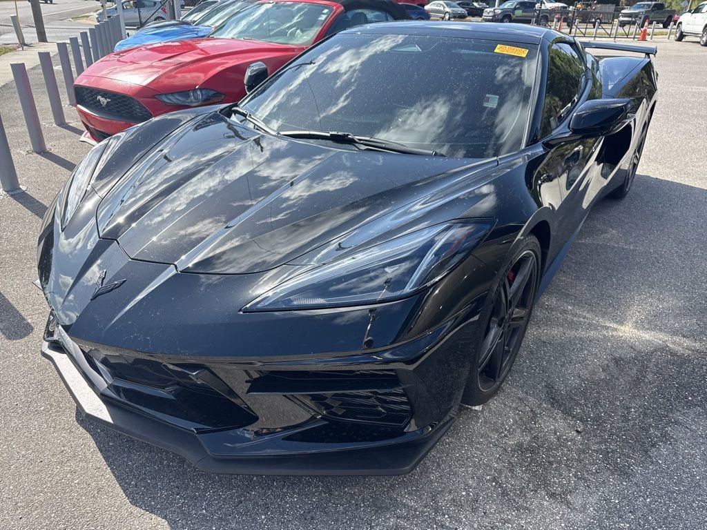 Used 2025 Chevrolet Corvette Stingray Premium Conv w/ Z51 Performance Package RWD image 3