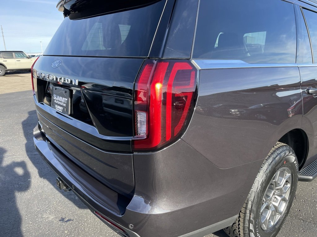 New 2026 Ford Expedition Active image 46