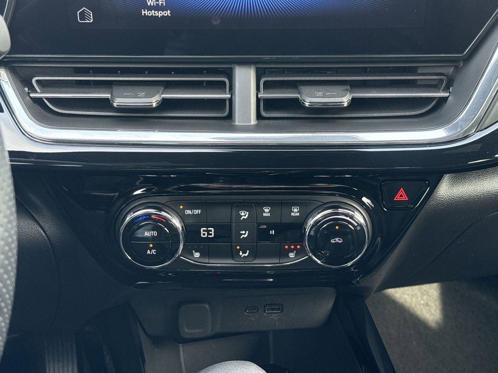 Certified 2025 Chevrolet Trax RS w/ Driver Confidence Package image 16