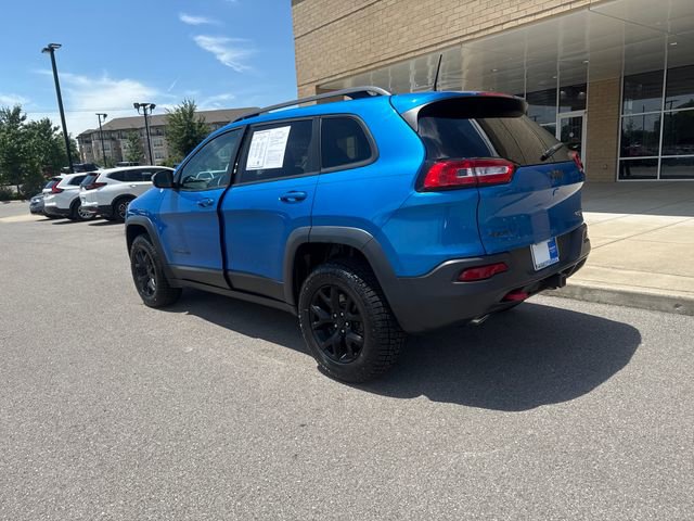 Used 2017 Jeep Cherokee Trailhawk w/ Comfort/Convenience Group AWD/4WD image 2