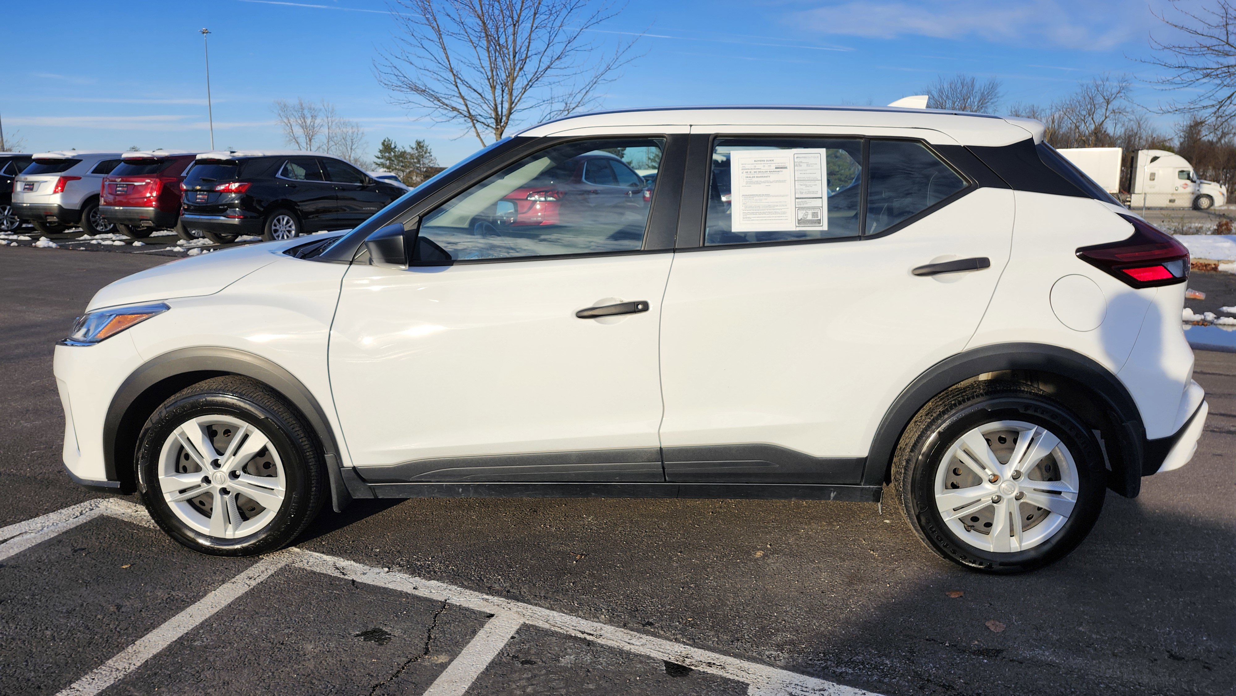 Used 2022 Nissan Kicks S image 13