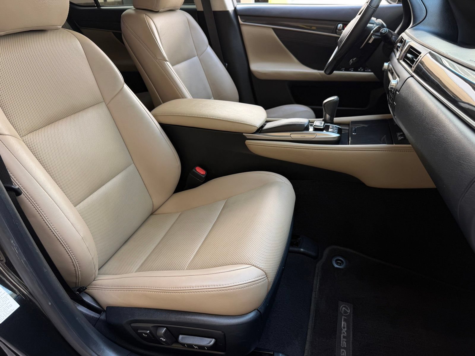 Used 2016 Lexus GS 200t w/ Premium Package RWD image 18