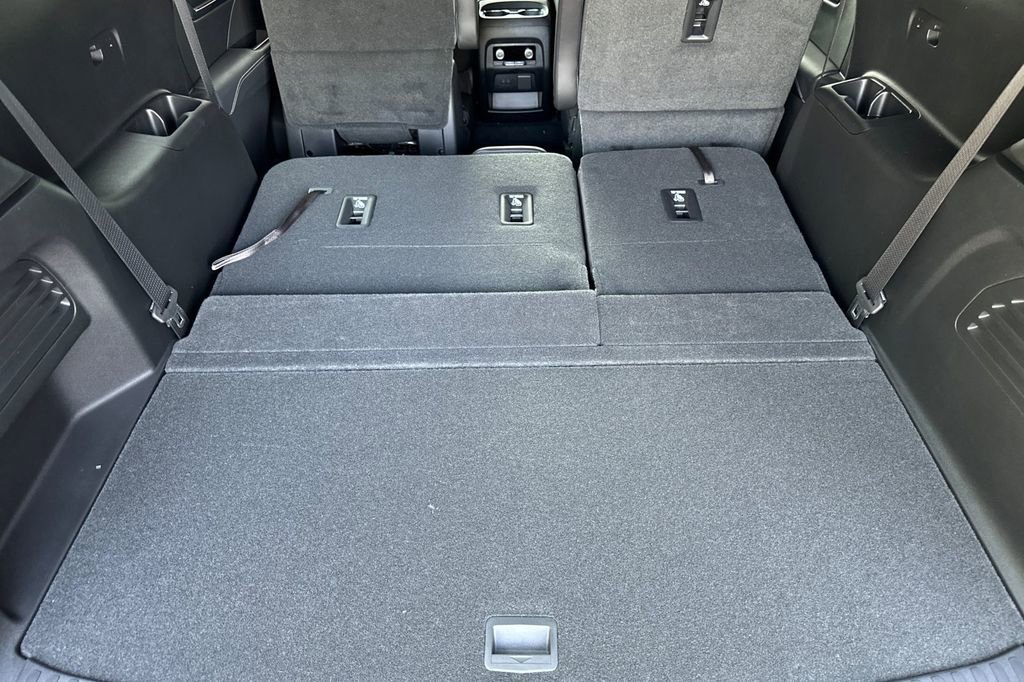 New 2025 GMC Acadia Elevation w/ Elevation Premium Package FWD image 13