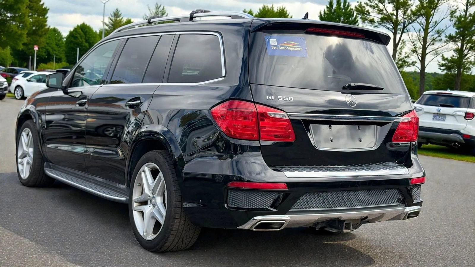 Used 2015 Mercedes-Benz GL 550 4MATIC image 7
