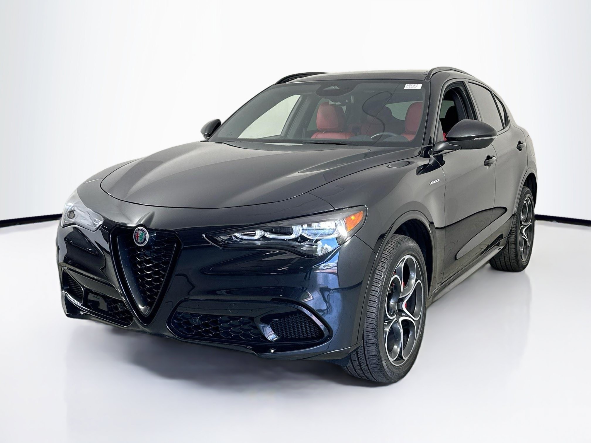 Used 2025 Alfa Romeo Stelvio Sprint w/ Veloce Package AWD/4WD image 1
