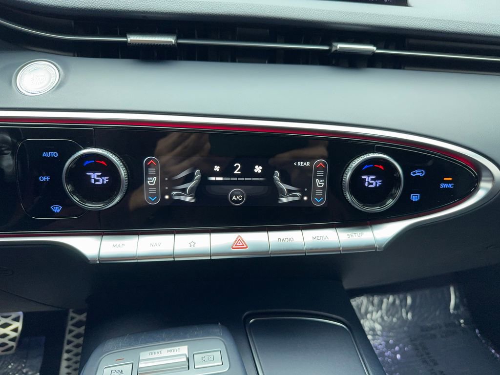 Used 2022 Genesis GV70 3.5T Sport image 38