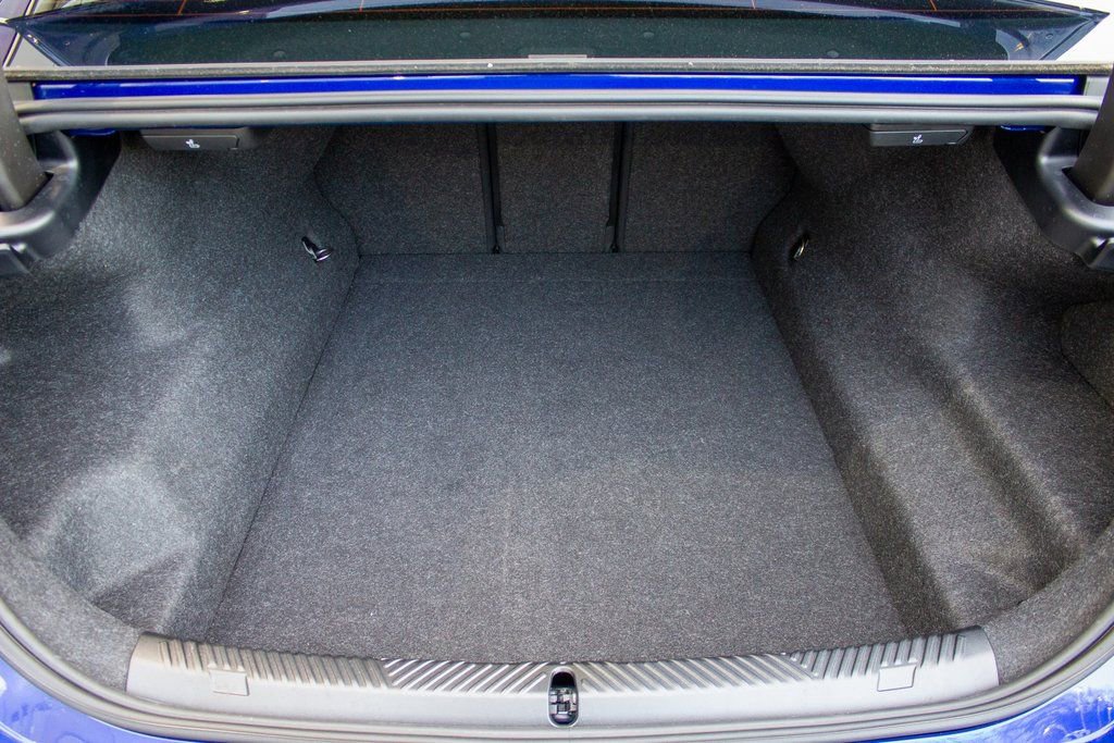 Used 2025 BMW M5 w/ Carbon Package image 23