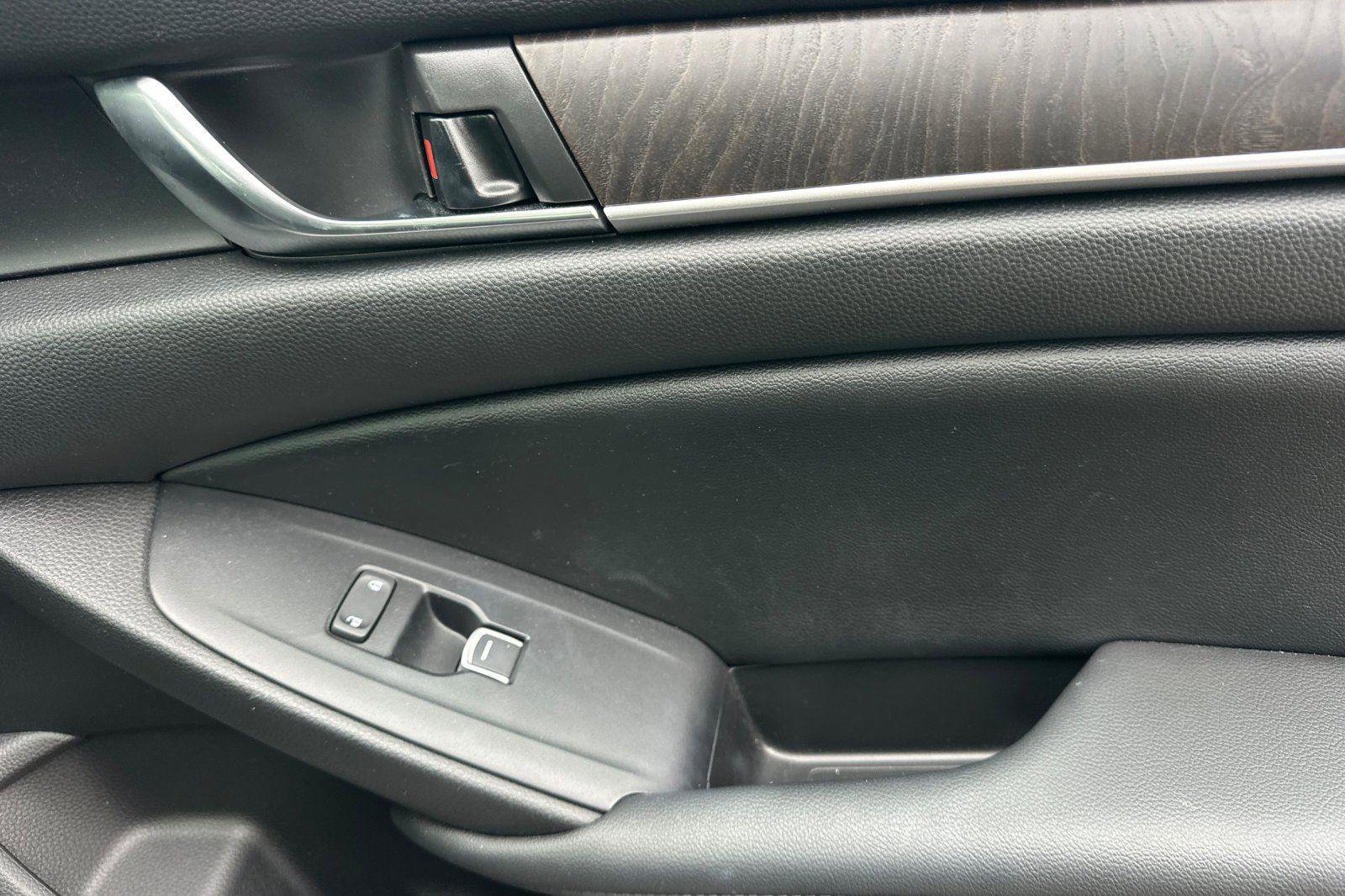 Used 2021 Honda Accord EX-L image 18