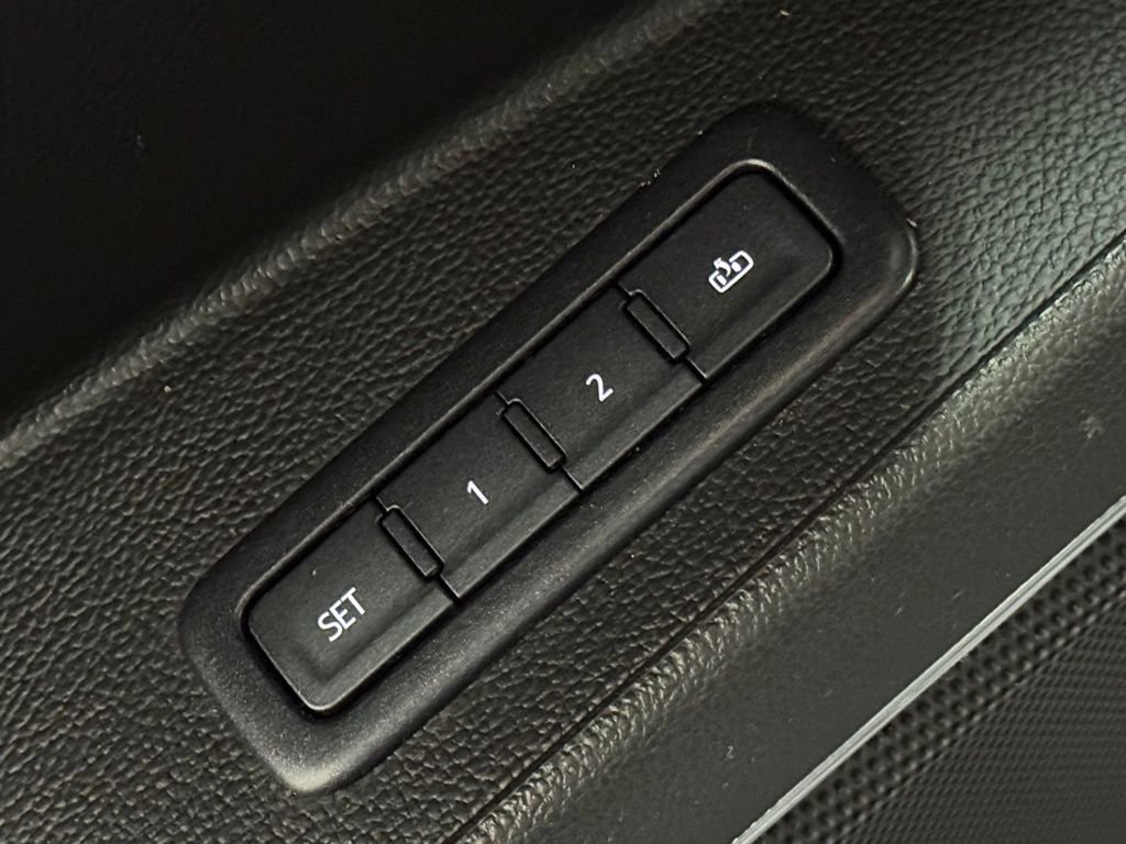 Used 2019 Chevrolet Tahoe Premier w/ RST 6.2L Performance Edition image 39