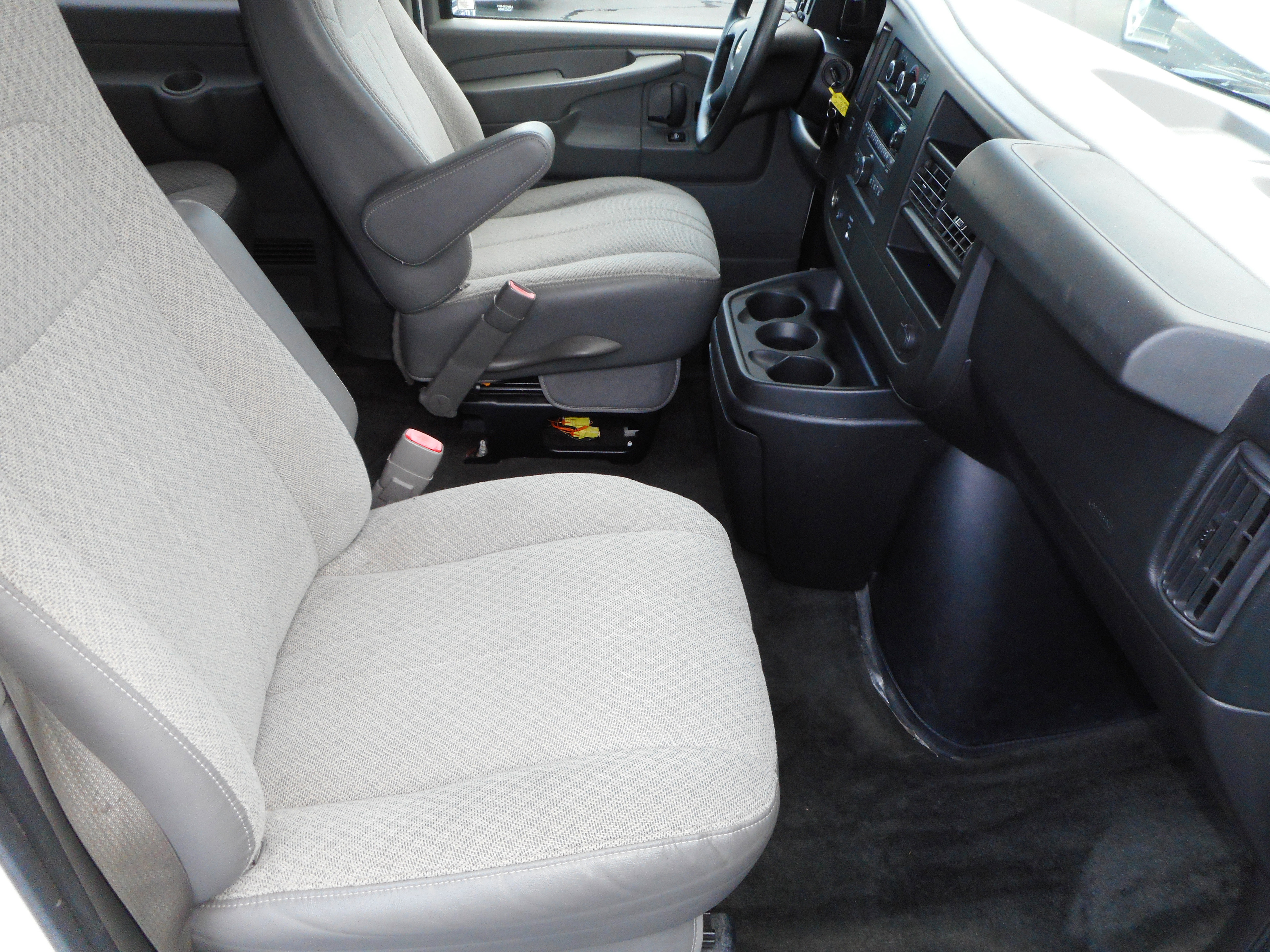 Used 2011 Chevrolet Express 3500 LT w/ LT Preferred Equipment Group image 27