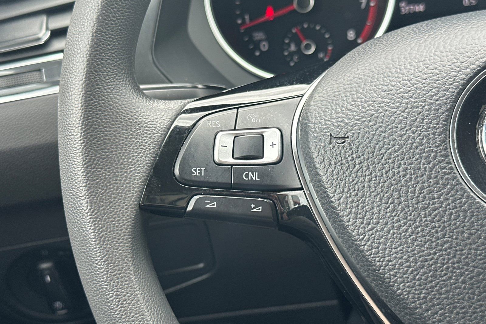 Used 2018 Volkswagen Tiguan S FWD image 26