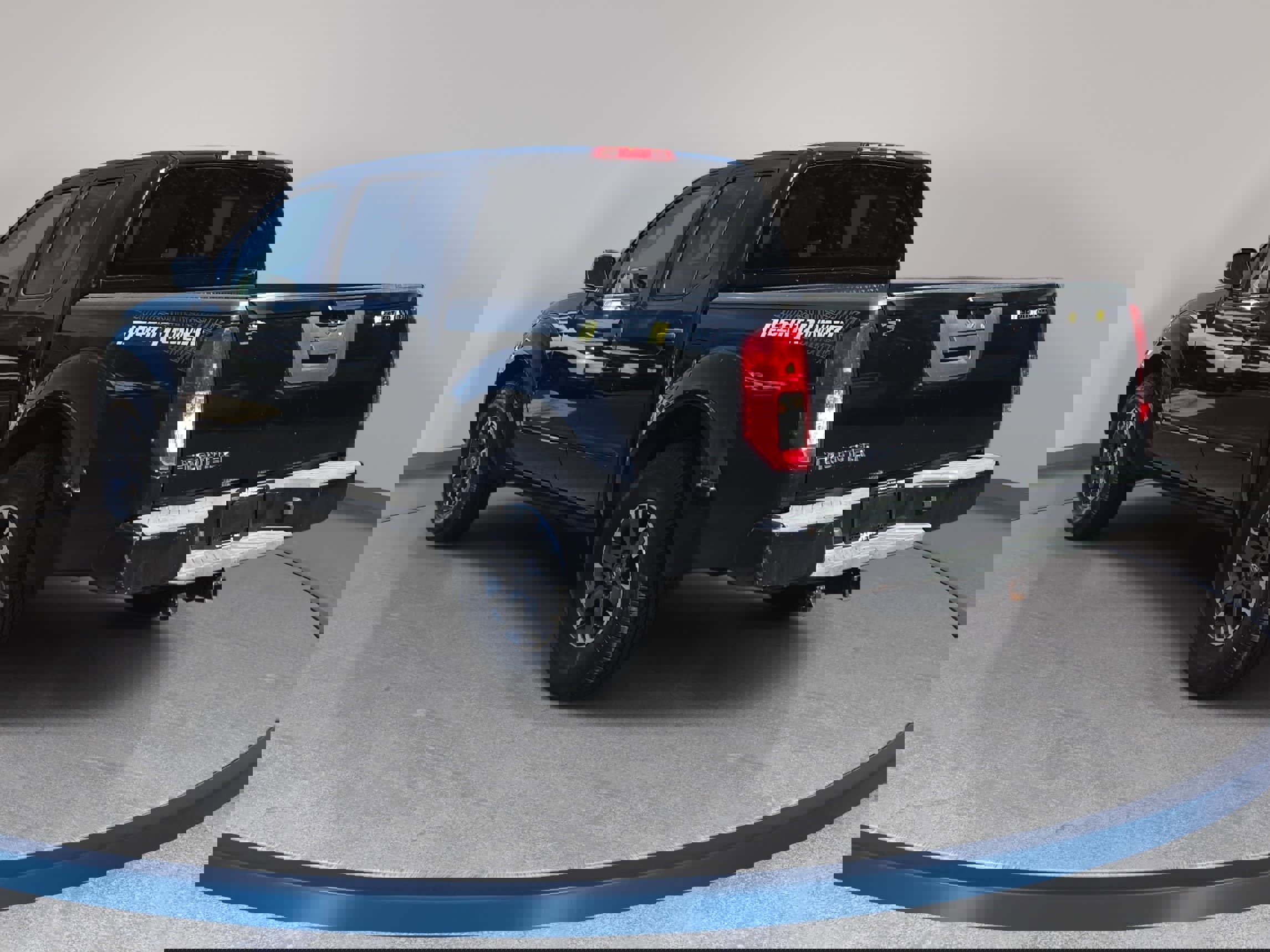 Used 2015 Nissan Frontier Desert Runner image 7