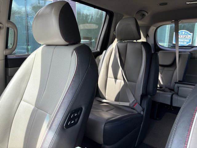 Used 2017 Kia Sedona SX image 20