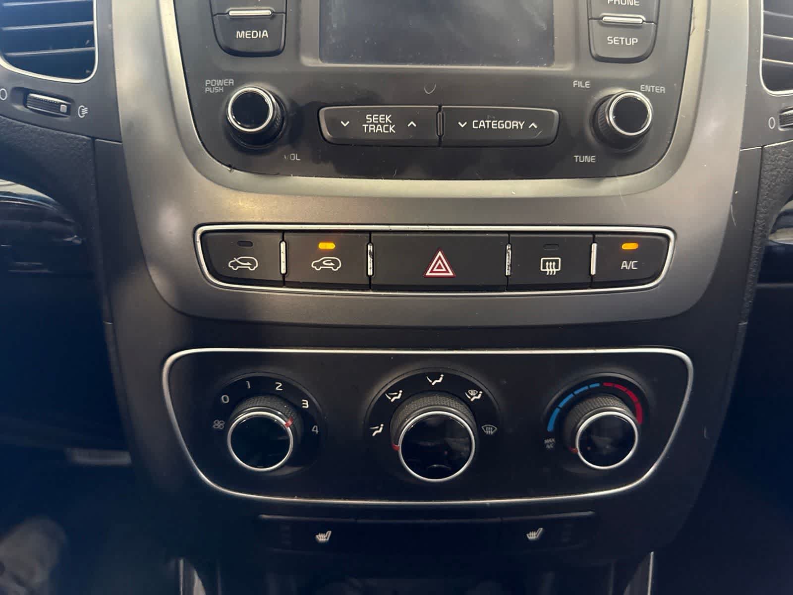 Used 2015 Kia Sorento LX AWD/4WD image 29