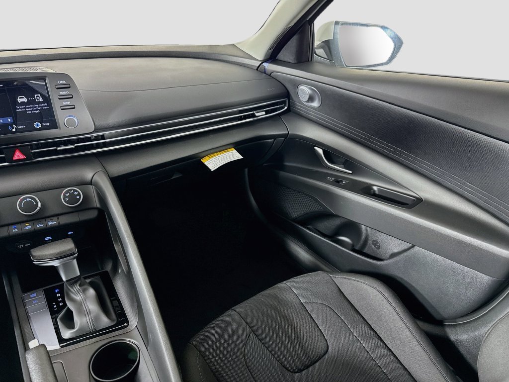 New 2026 Hyundai Elantra SE FWD image 24