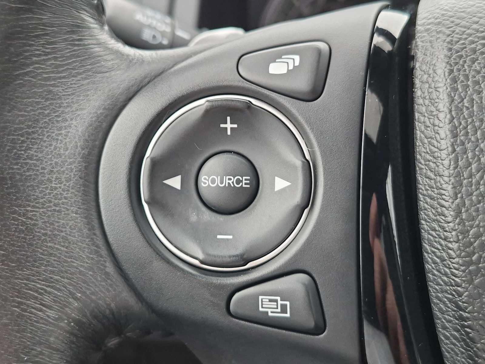 Used 2017 Honda Pilot Touring image 26