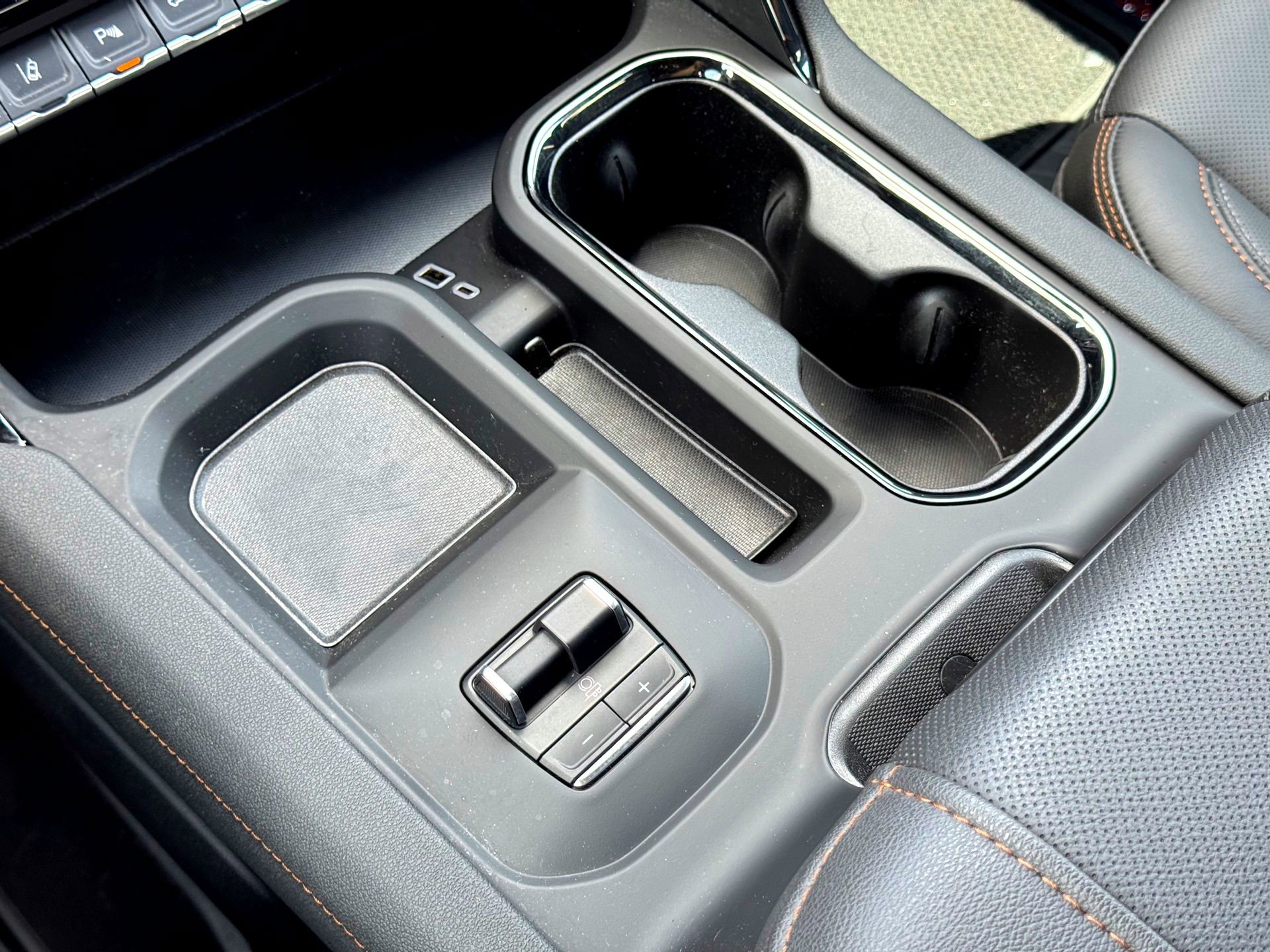 Used 2024 GMC Sierra 2500 AT4 w/ AT4 Premium Plus Package image 28