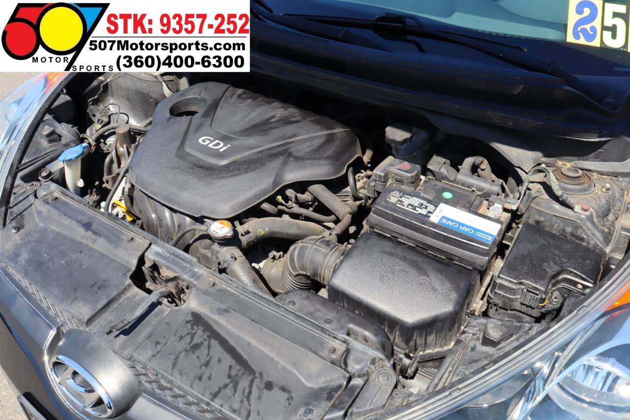 Used 2013 Hyundai Veloster w/ Style Pkg FWD image 19