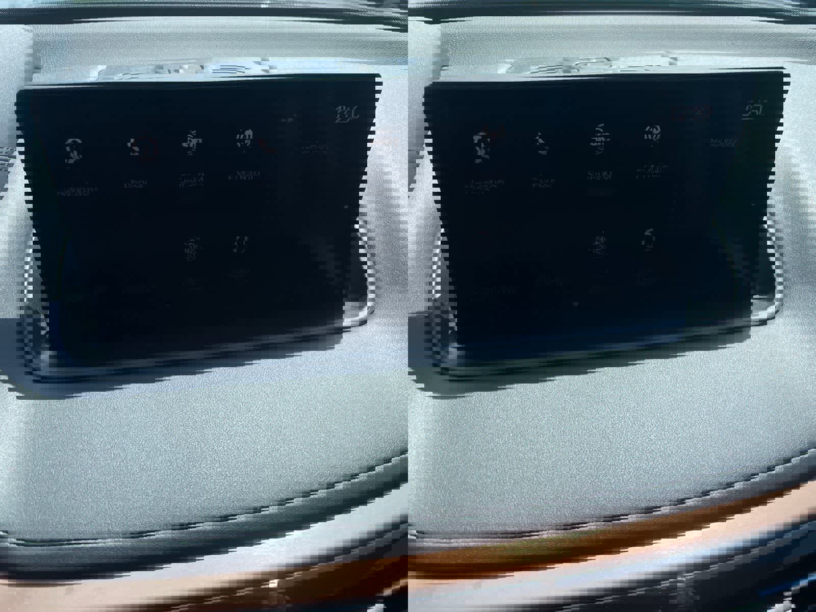 Used 2022 Acura MDX SH-AWD w/ Technology Package image 14