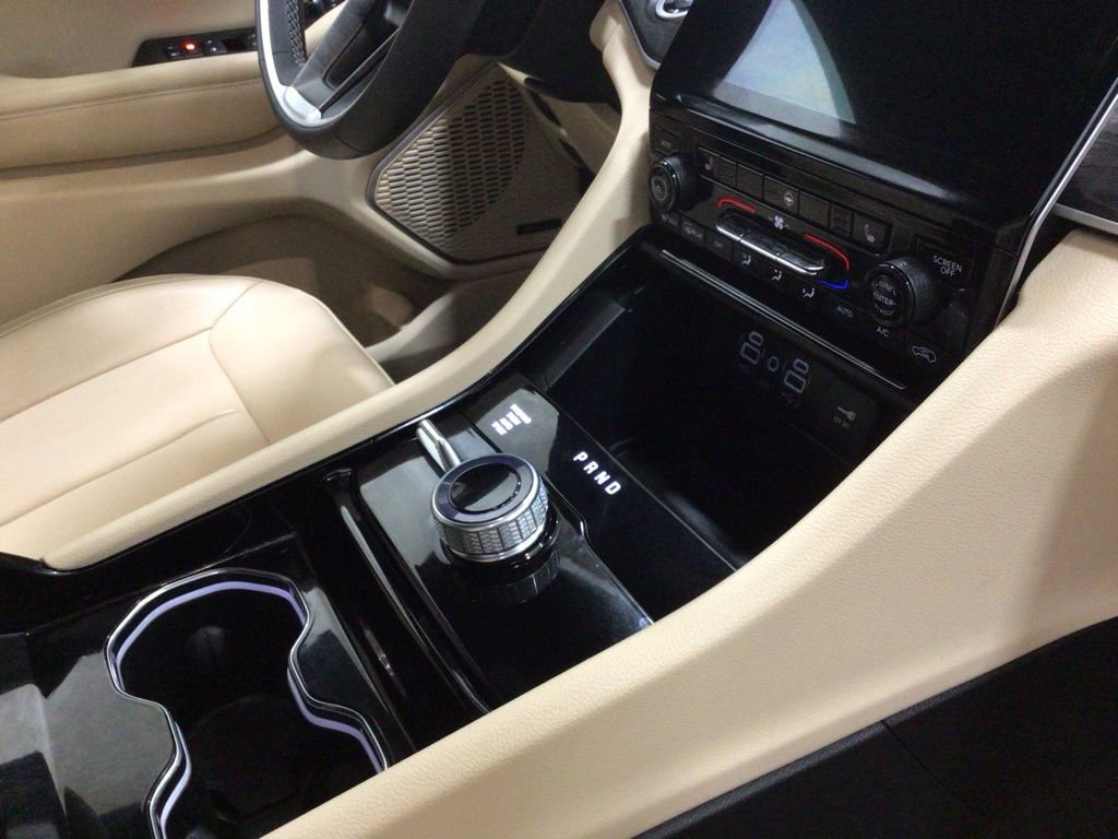 Used 2023 Jeep Grand Cherokee Limited w/ Trailer Tow Prep Group (B) image 31