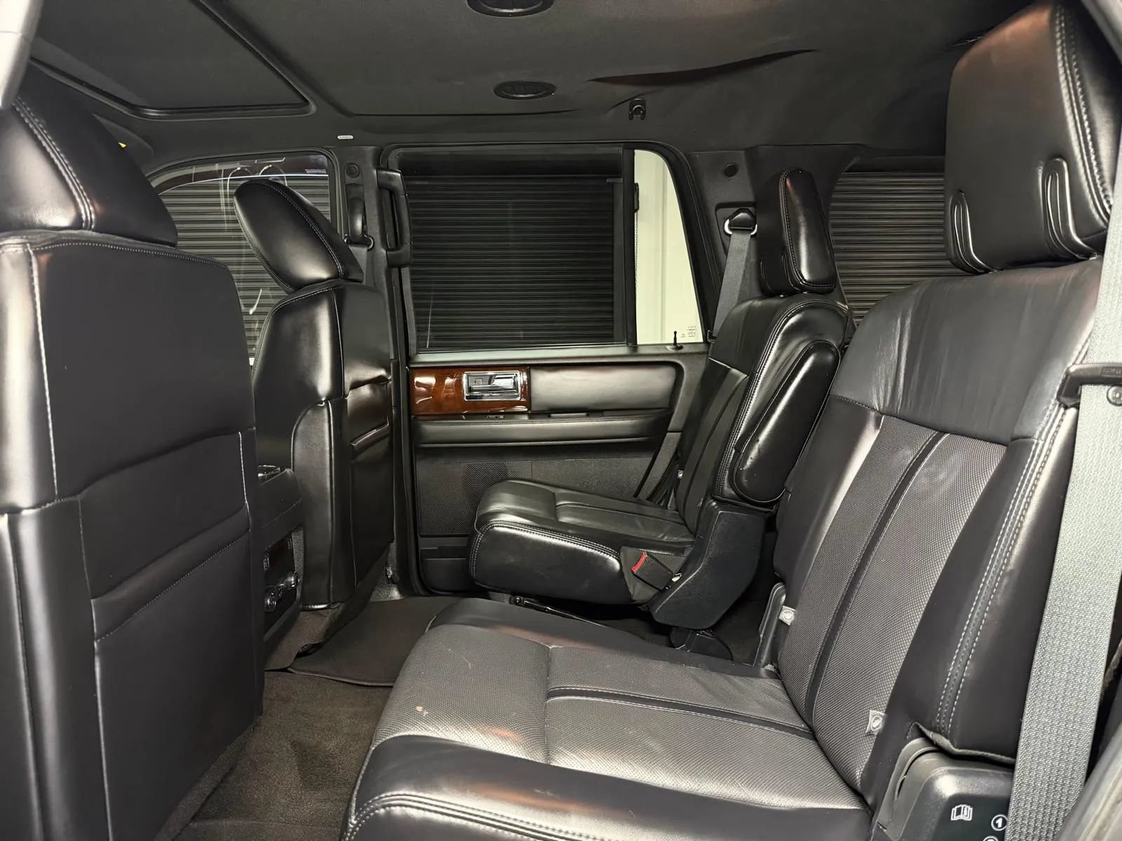 Used 2017 Lincoln Navigator Select AWD/4WD image 21