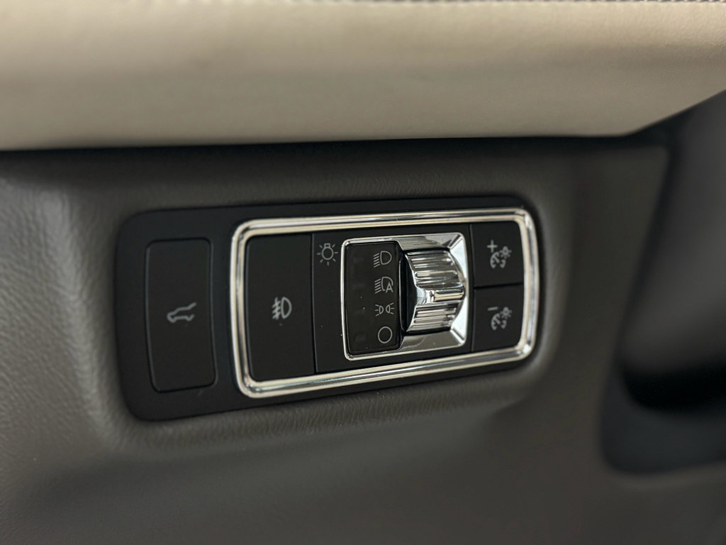 Used 2020 Lincoln Aviator Reserve w/ Equipment Group 201A AWD/4WD image 18